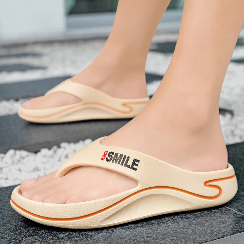 Новые мужские летние легкие повседневные модные тапочки большого размера, шлепанцы, уличные пляжные босоножки и домашняя мужская обувь.