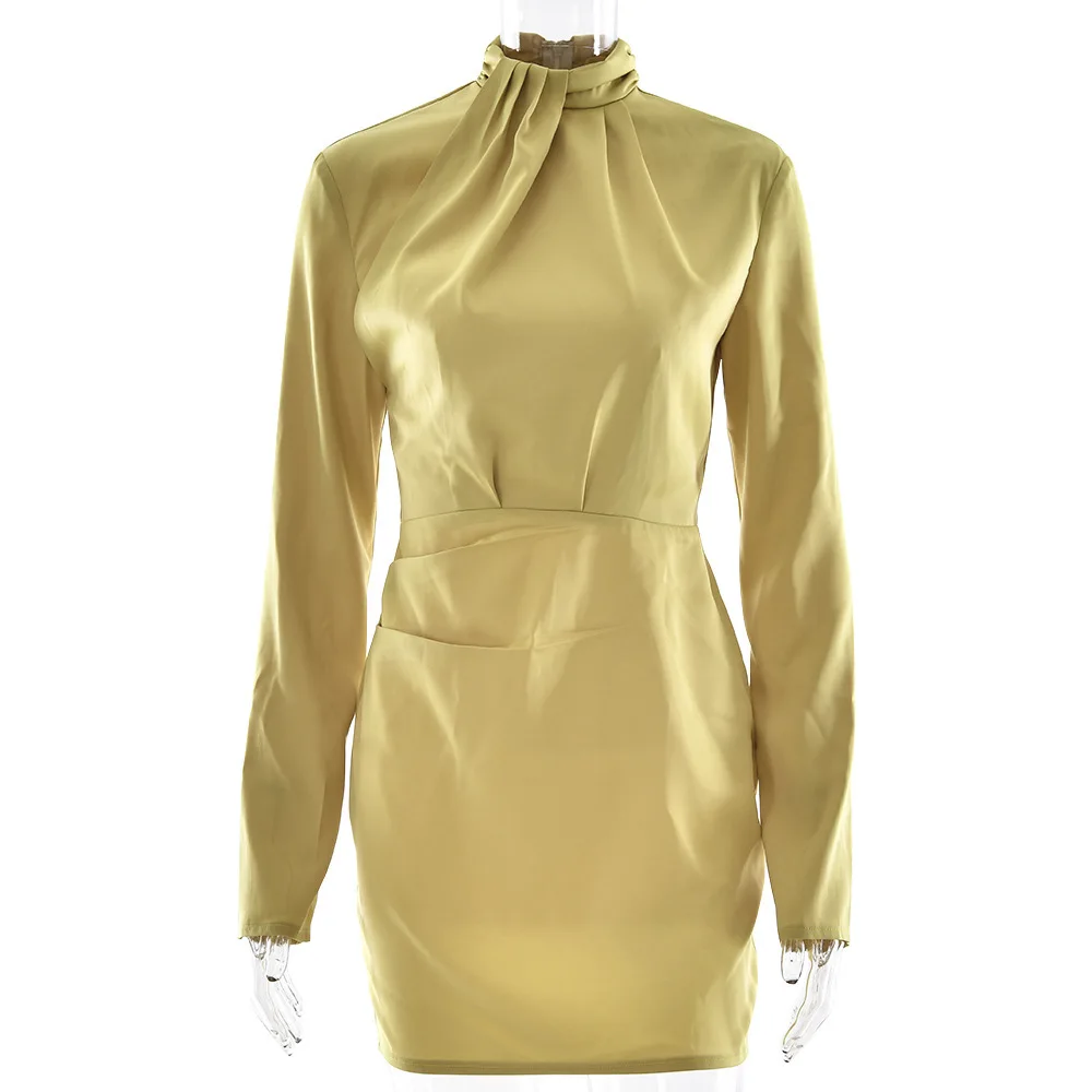 เดรสสั้นรัดรูปผ้าซาตินสีพื้นแขนยาวทรงบานคอเต่าครึ่งตัวสำหรับผู้หญิง รุ่นใหม่ประจำฤดูใบไม้ร่วงและฤดูหนาวปี 2025 เหมาะสำหรับงานปาร์ตี้