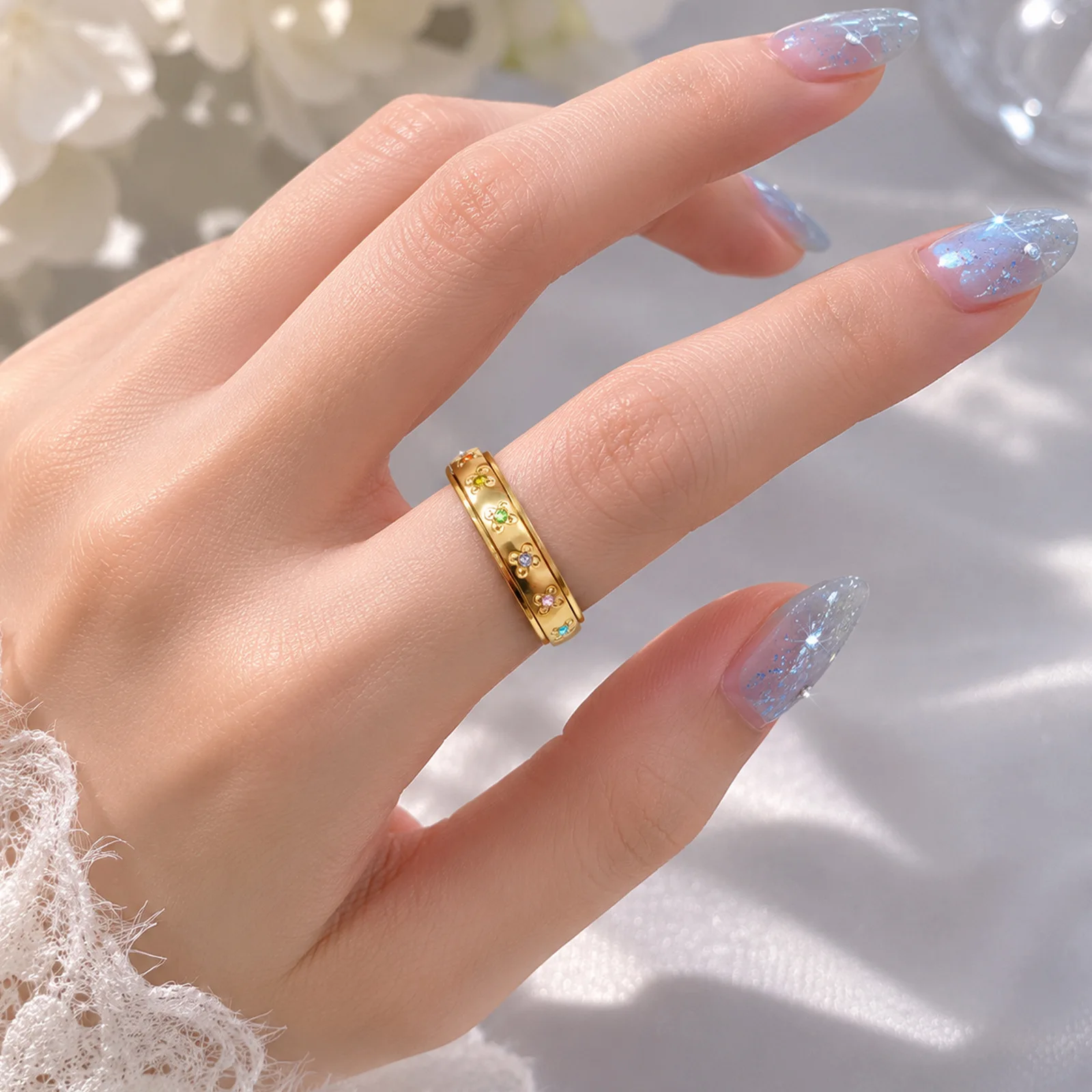 Akizoom Stainless Steel Rotatable Flower Zircon Ring for Woman Anti Stress and Anxiety Rotating Ring Daily Couple Jewelry Gift