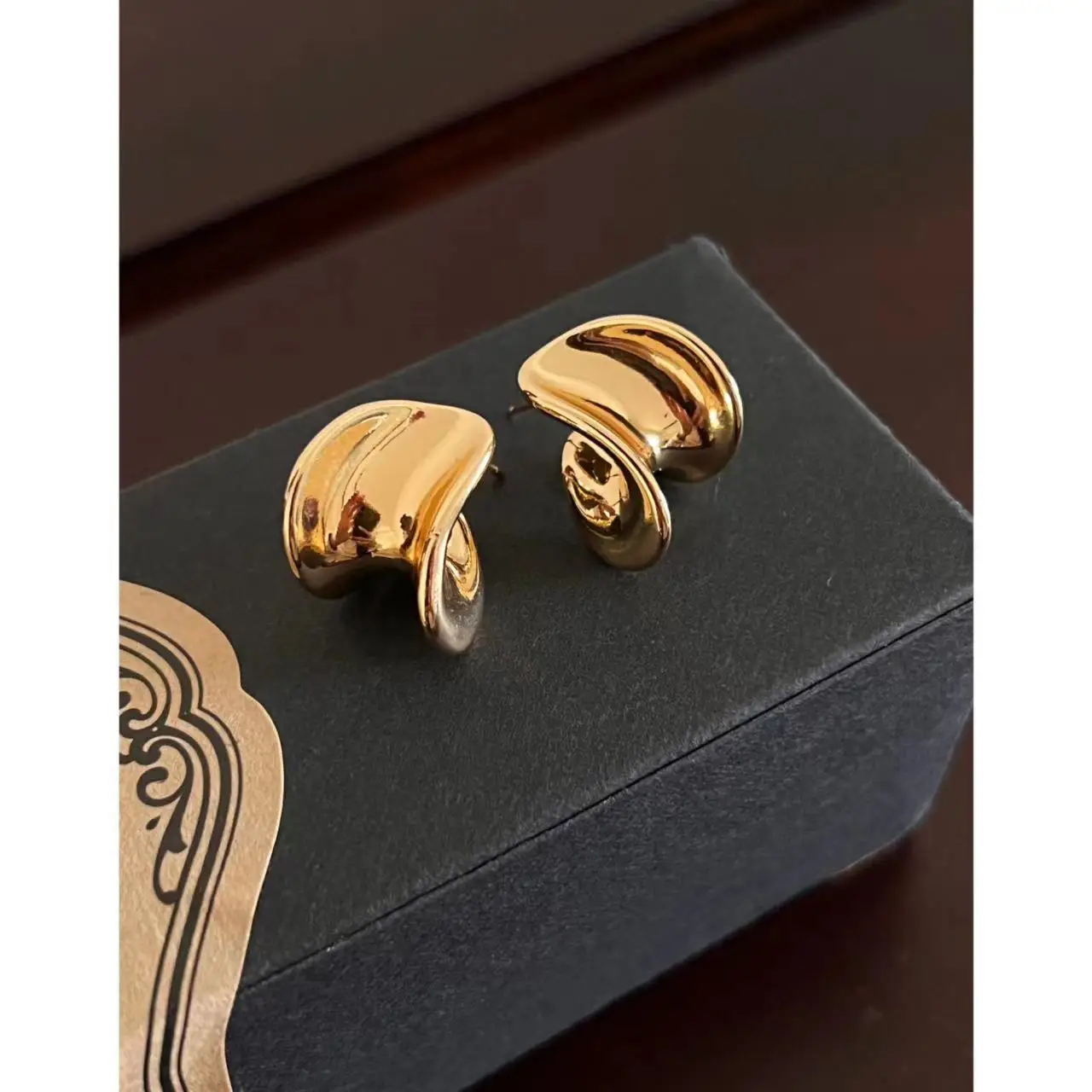 

Brass With 18K Gold Small Size Twist Hoop Earrings Women Jewelry Punk Party T Show Gown Runway Trendy Korean Japan Israel INS