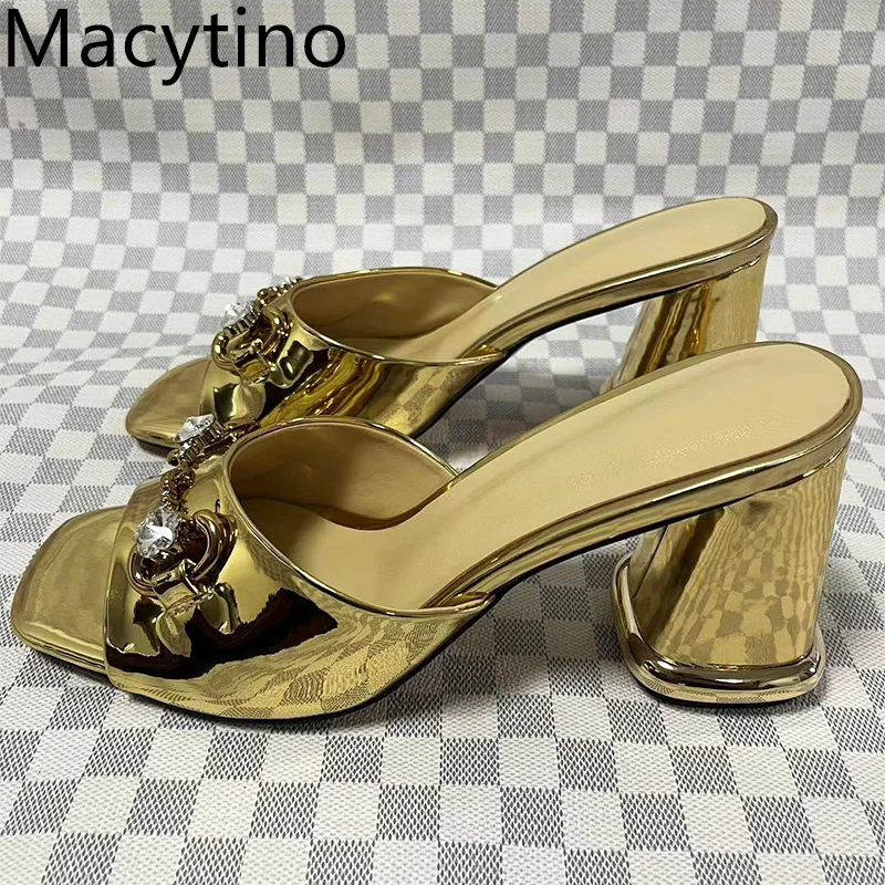 

2024 Summer Patent Leather Chain Ladies Black Red Gold Slippers With Flowers Rhinestones High Heel