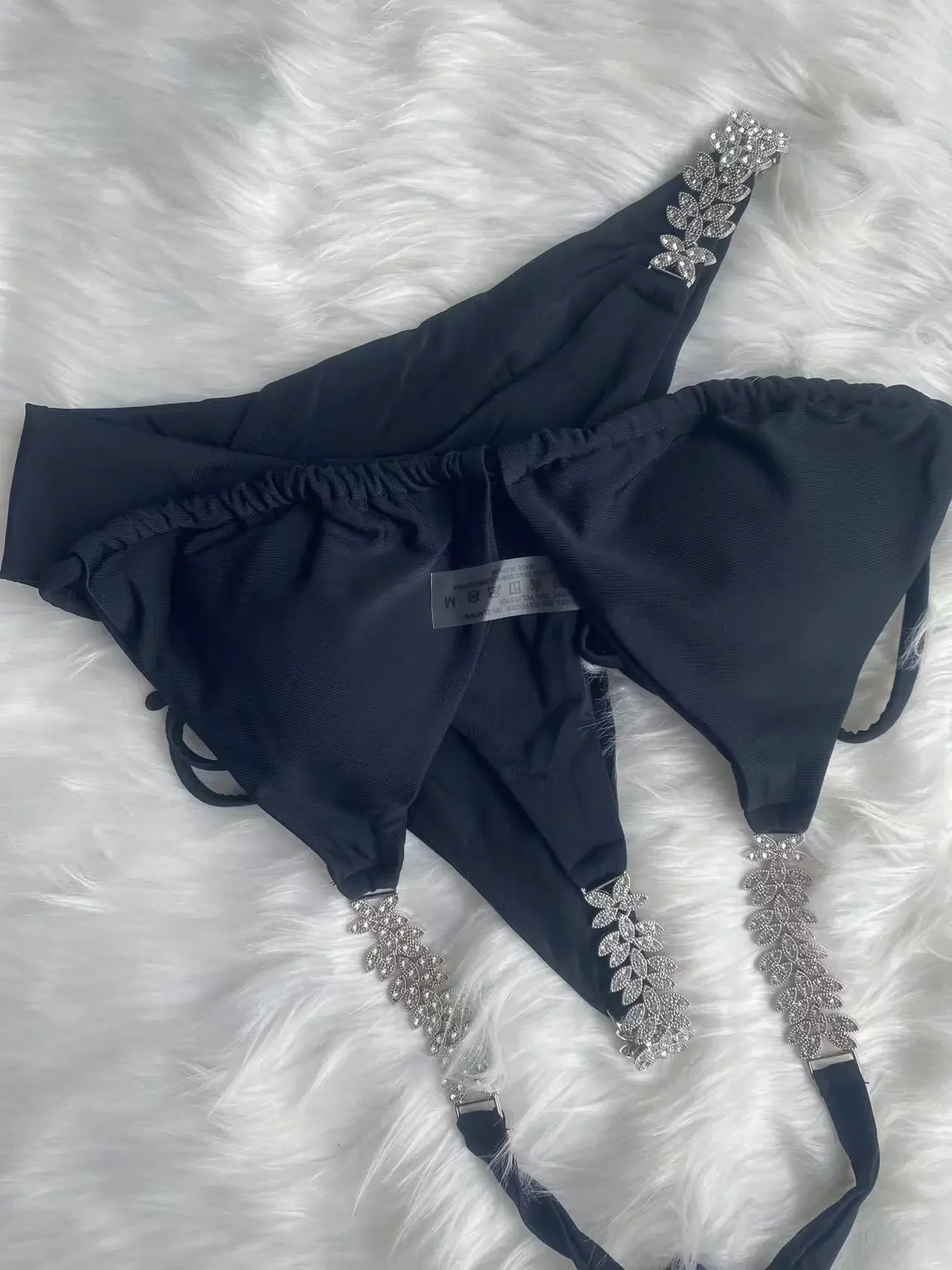 Bikini seksi baru pakaian renang segitiga 2024 untuk wanita Set Bikini Brasil pakaian renang Halter 2 potong baju renang Push Up