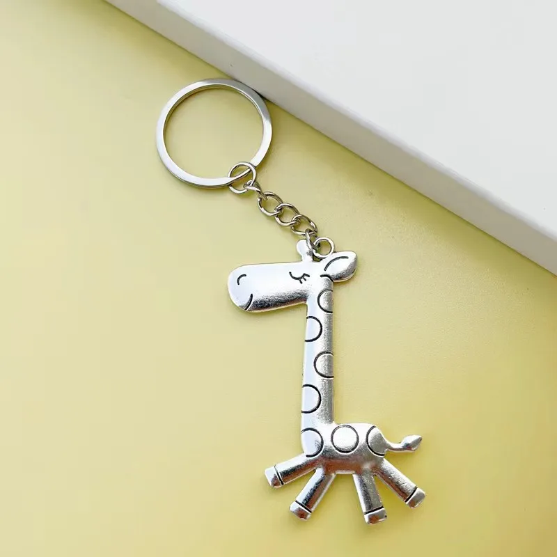 New Fashion Key Chain Running Giraffe Pendant Cute Giraffe Car Ornament Key Chain