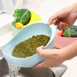 1pc Rice Sieve Plastic Colander Kitchen Drain Basket with Handles Rice Bowl Strainer Basket Kitchen Tool