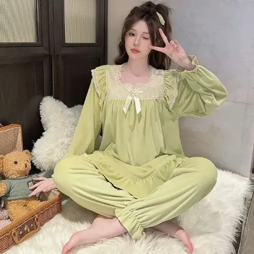 Girl Loose Large Size Lace Style Home Wear Island Velvet Nightgown new Autumn Winter Sweet and Lovely Princess Wind Solid Color