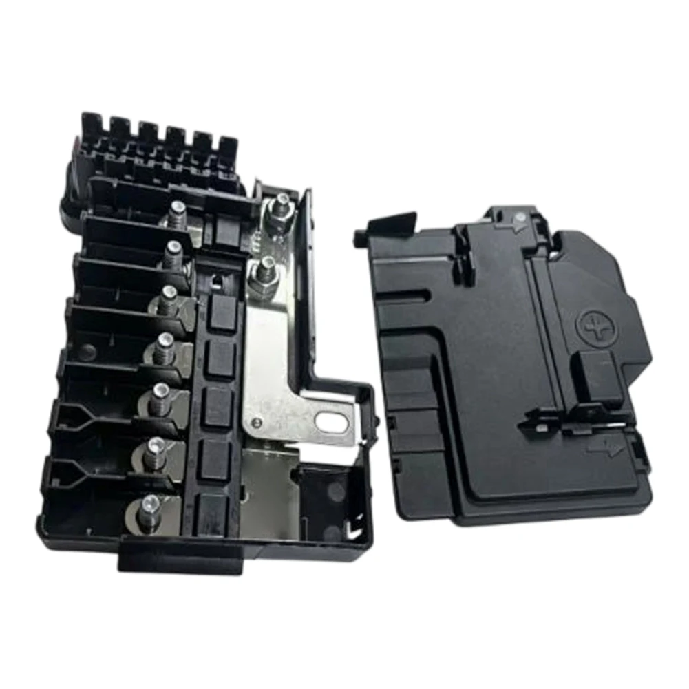 Auto Electrical Part Fuse Assembly Box Secure Locking Compact Design Easy Installation Fuse Connector Assembly