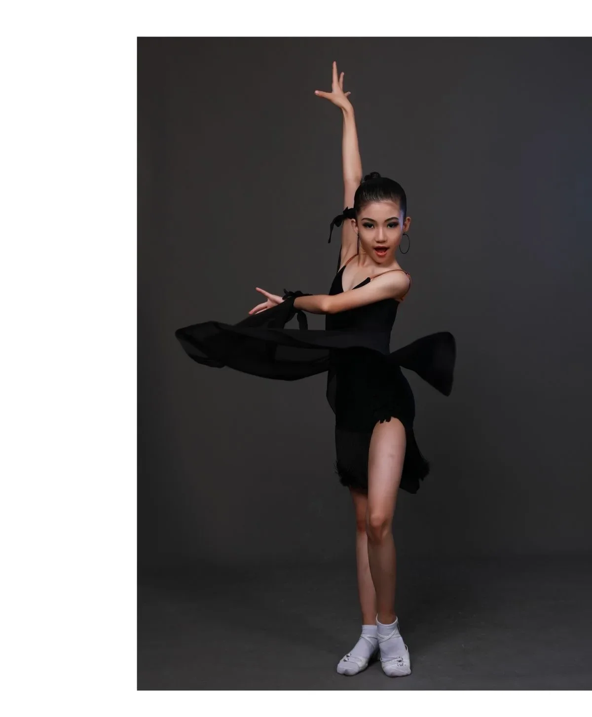 Nowa sukienka do tańca latynoamerykańskiego z frędzlami dla dziewczynek, strój do cha-cha, samby, tanga, tańca towarzyskiego, rumby, na zawody i występy.