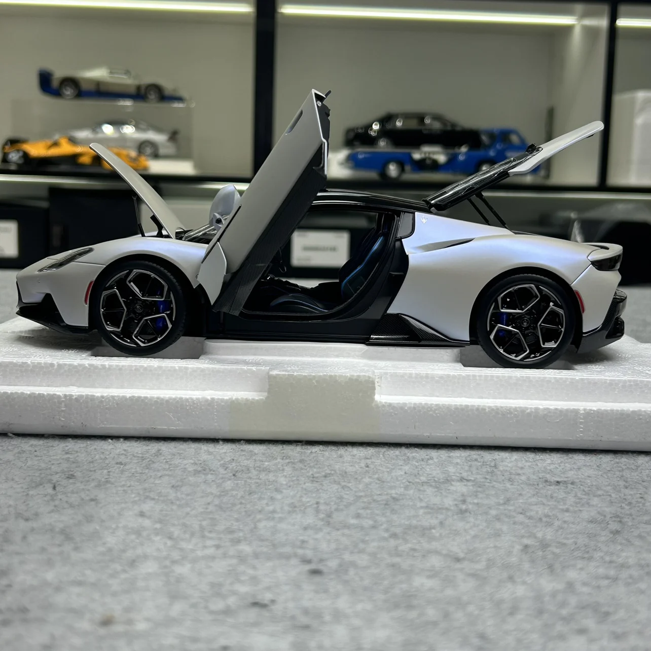 BBR 1:18 MC20 2020 Regular Version Simulation Limited Edition All Open Alloy Metal Static Car Model Toy Gift