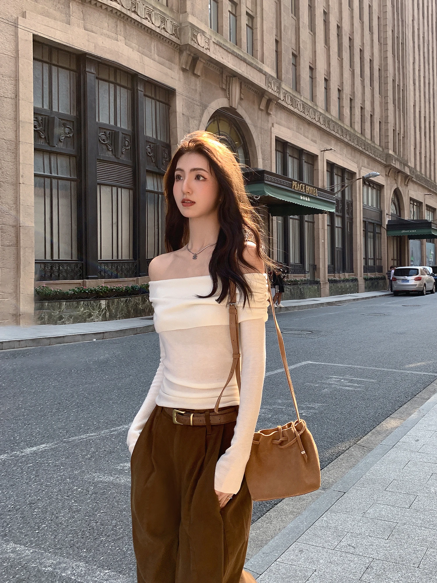 

Mulvan Slim Fit Knitted One-oulder Top for Women High-End Sensation Outerwear Long Sve oulder Bared Ele Personali