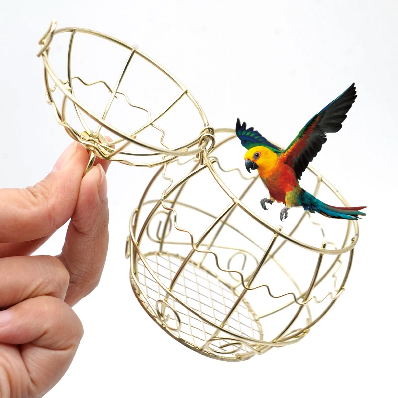 1pcs Mini Metal Gold Bird Cage Outdoor Hummingbird Feeders Garden Lawn Window Patio Outside Decorations Birds Supplies