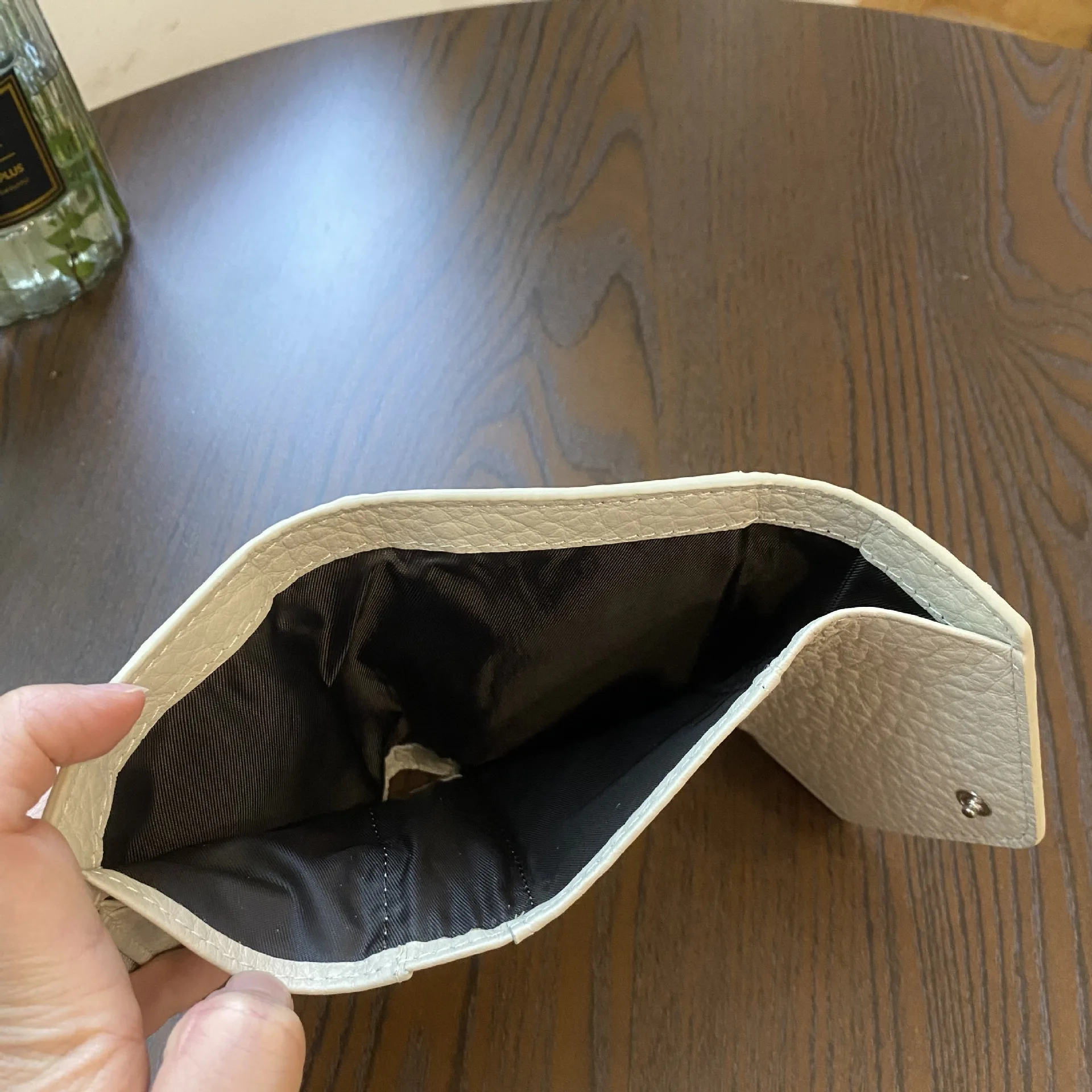 2025 Women's Cowhide Short Three-fold Wallet European American and Korean Version Folding Small Change Multi-purpose Wallet