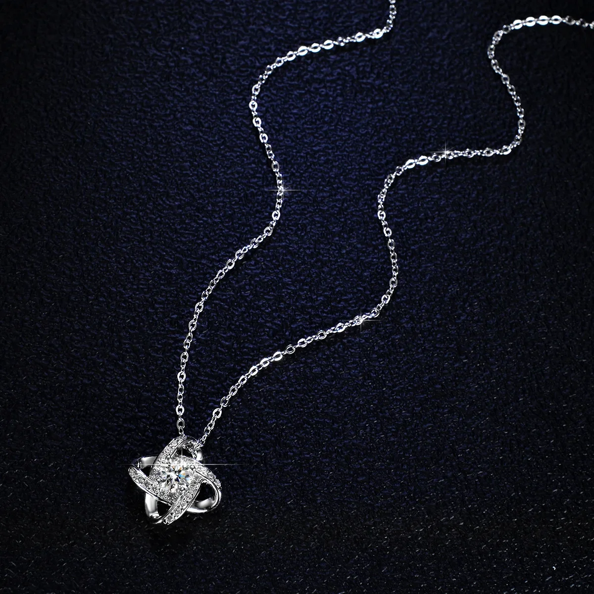 Lumira Platinum PT950 1-Carat Moissanite Lucky Knot Necklace for Women Fashionable Windmill Pendant Collarbone Chain