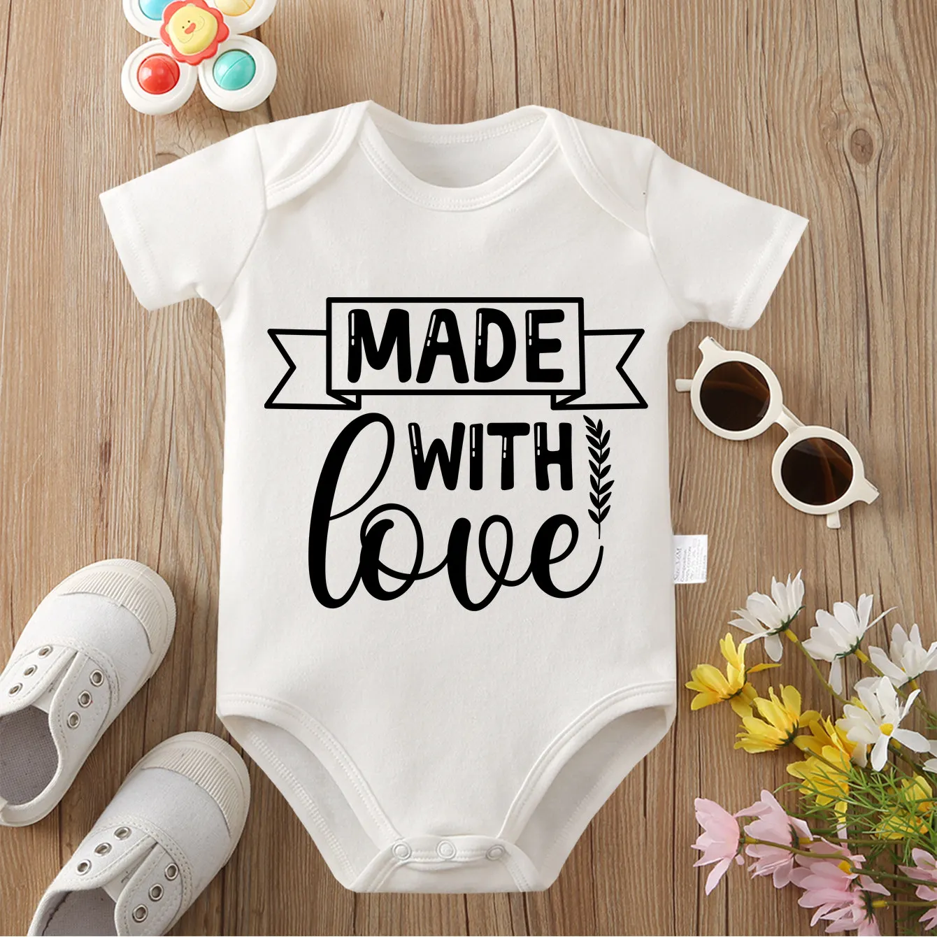 

Made With Love Pure Cotton Cloths Exquisite Print Comfortable Onesie Bodysuit for Baby Jumpsuit for 0 To 12 Months Newborn
