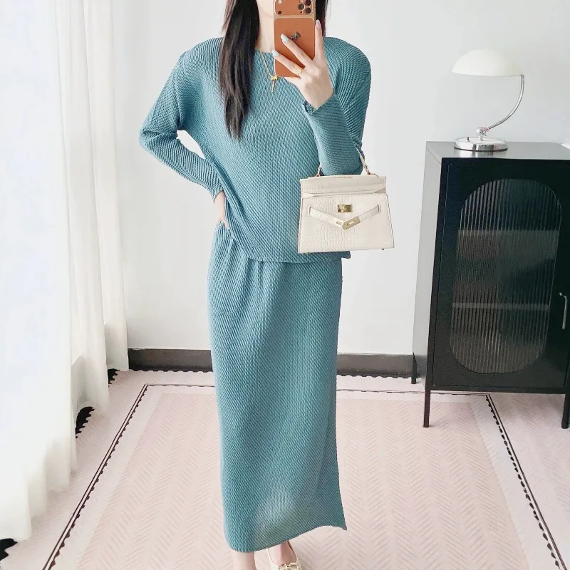  Fish Scale Pleated T-Shirt Autumn New Loose Long Sleeve Round Neck Top High Waist Skirt Women's Stretch Commuter Clothing