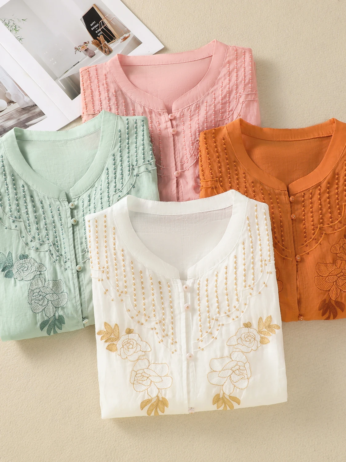 カジュアルな刺繍入り薄手のゆったりとした大きいサイズの女性用シングルボタンスタンドカラーオルトスベルーズ万能スリムトップス夏