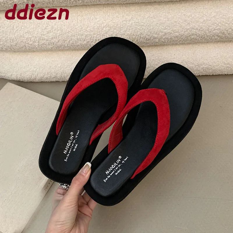 Mode pantoufles à semelles épaisses chaussures pour femmes tongs chaussures femme diapositives bout carré chaussures plates pour femme pantoufles sandales chaussures