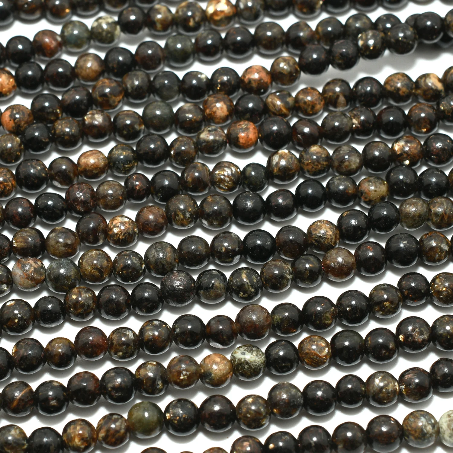 خرز دائري فضفاض من بيوتيت طبيعي 4 مم - 4.5 مم، غير مستدير مثالي