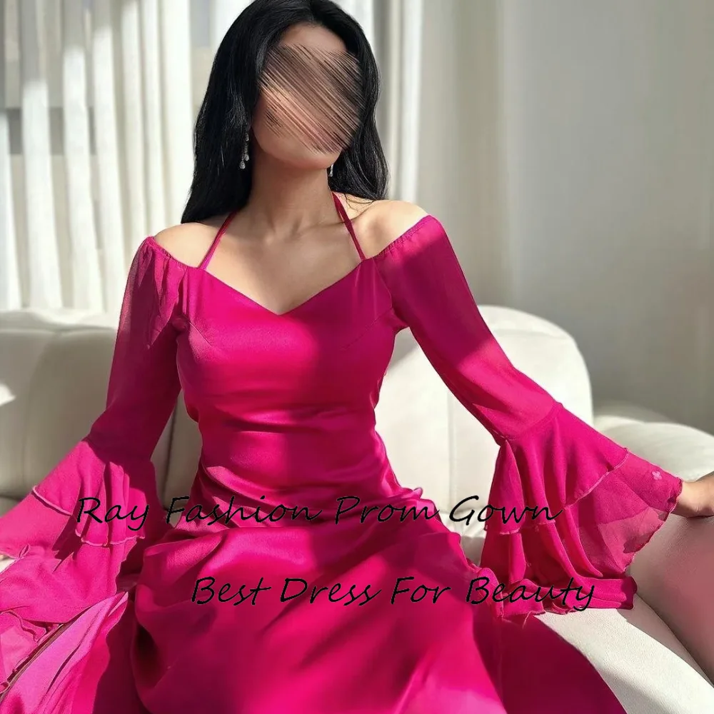 Gaun Prom garis A sederhana kerah Halter Satin dengan bahu terbuka Tiered panjang lutut gaun pesta sederhana untuk wanita