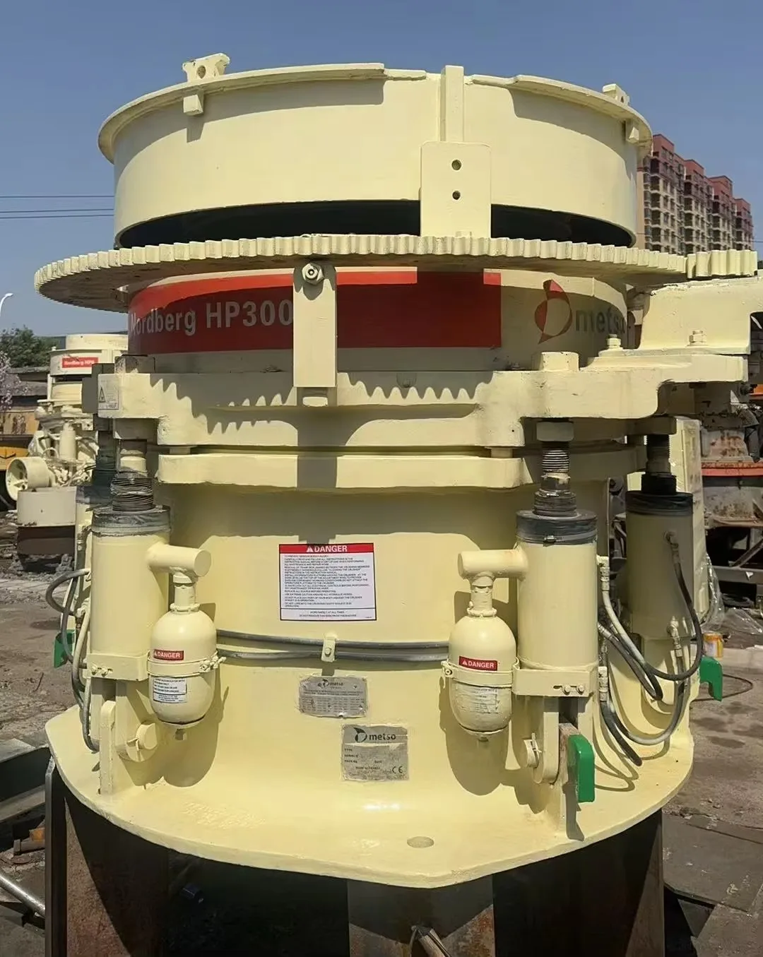 Hpd300 Machinery & Industrial Equipment High-Efficiency Stone Crusher