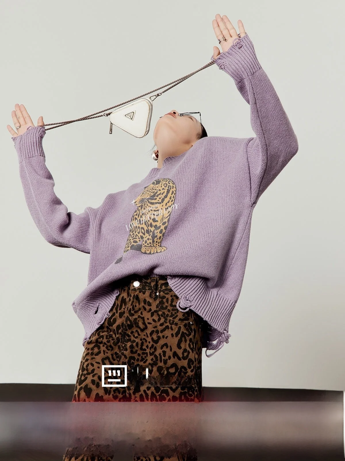 

Свободный вязаный фиолетовый свитер для женщин, повседневный, зимний, новинка, бренд Zhou Li Wu, с леопардовым принтом, с длинными рукавами