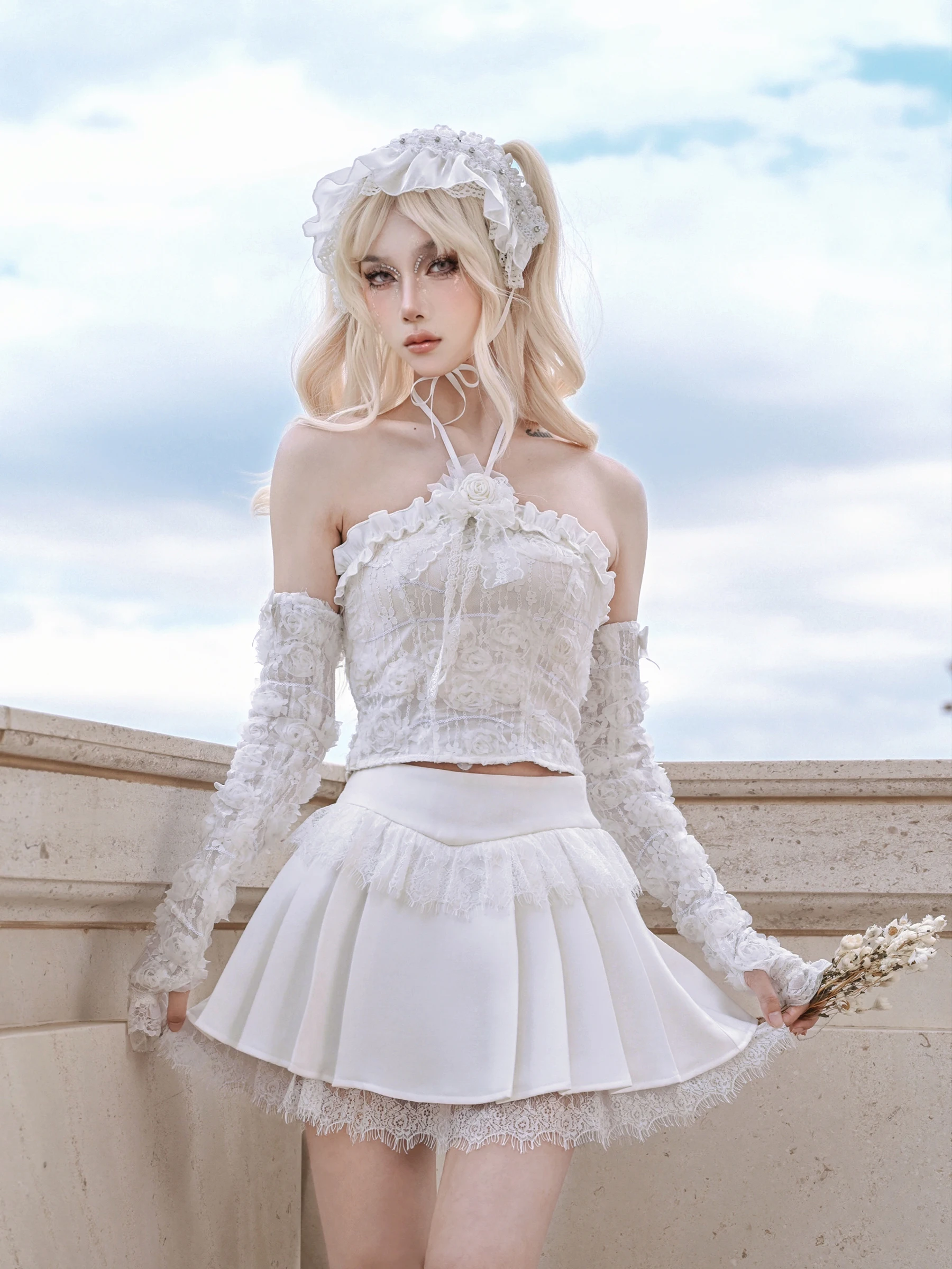 

Design Lace Stitching High Waist Short Pleated Skirt for Women