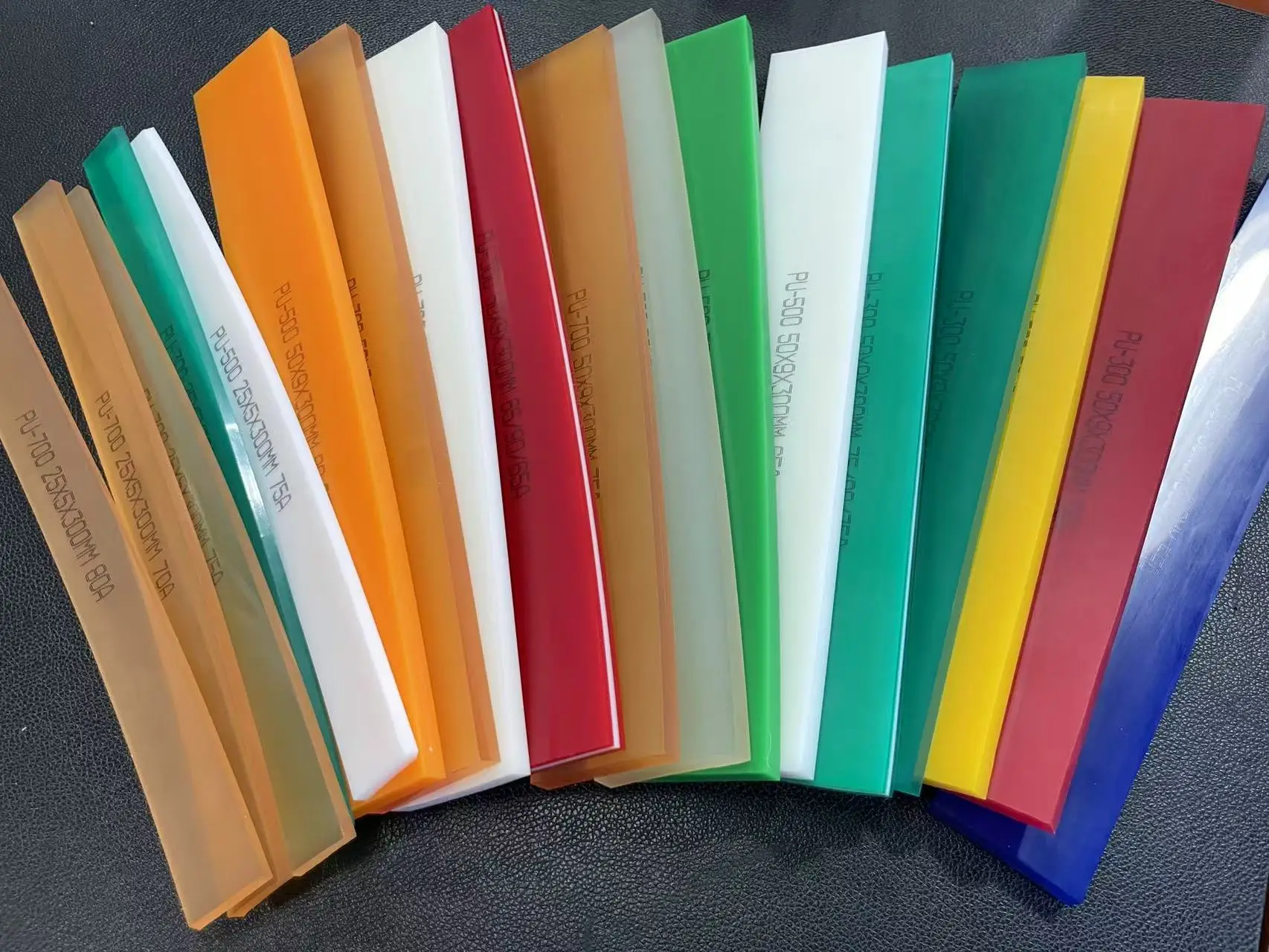 

50mm * 8mm * 4000mm P17 Rubber Screen Printing Flat Squeegee, 55A Durometer