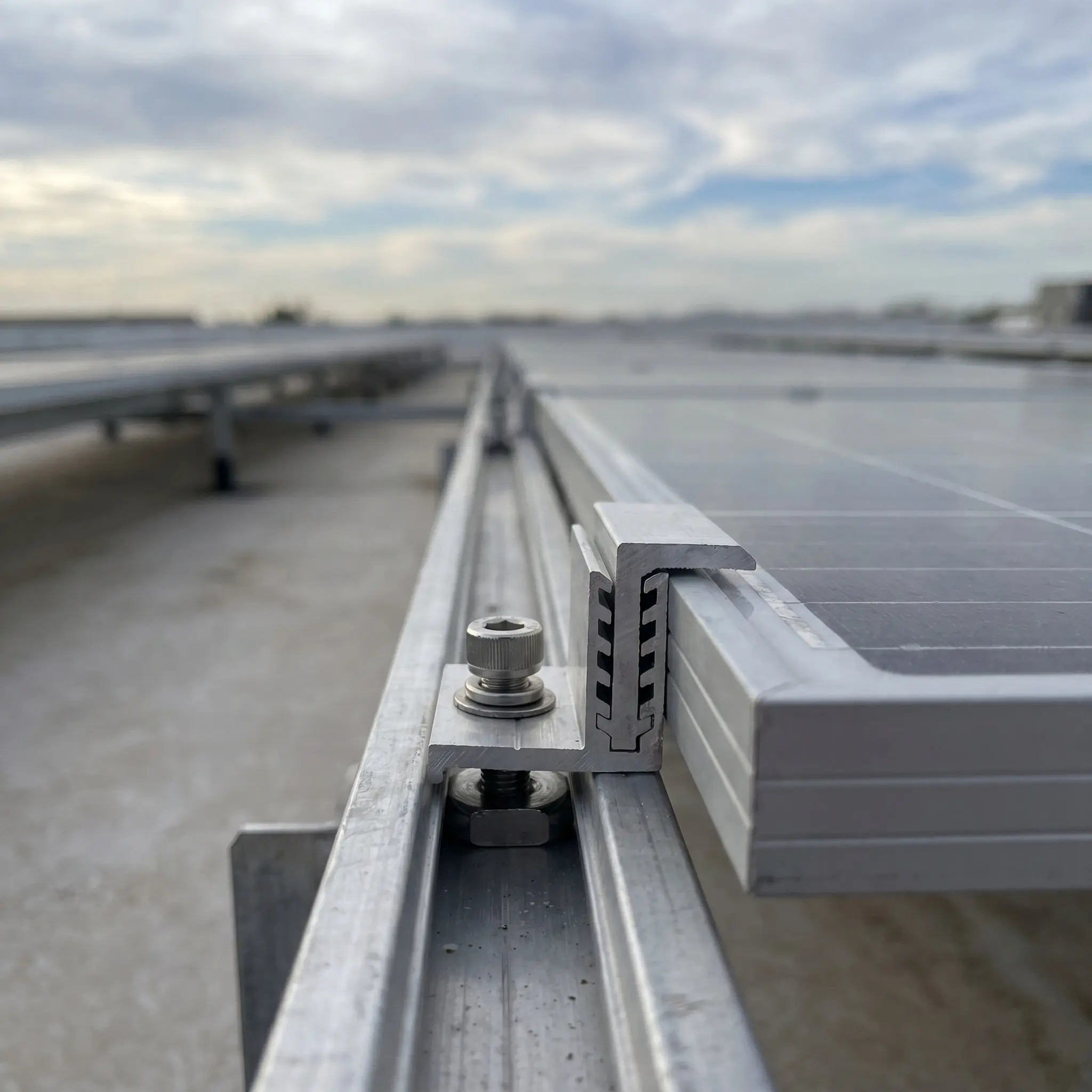 1Set Solar Panel Mount Brackets Adjustable Side Pressure Aluminum Alloy Clamps for 30-50Mm Photovoltaic Module Installation