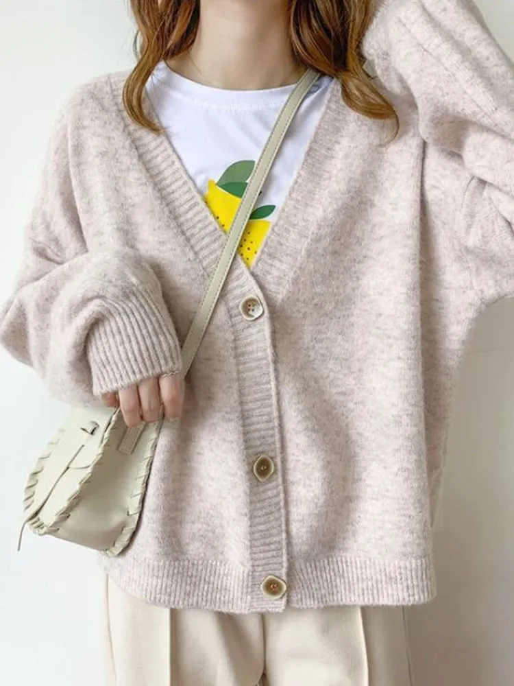 المرأة كبيرة الحجم الخامس الرقبة سترة متماسكة سترة 2025 الخريف الشتاء الكورية شيك بلوزة الفتيات أبلى Suete Mujer المعطف