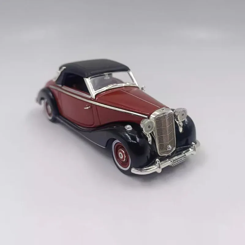 (Finish Paiting Defect)Diecast 1:43 Scale 170S Simulation Alloy Car Model Decoration Collection  Gift Decration Souvenir