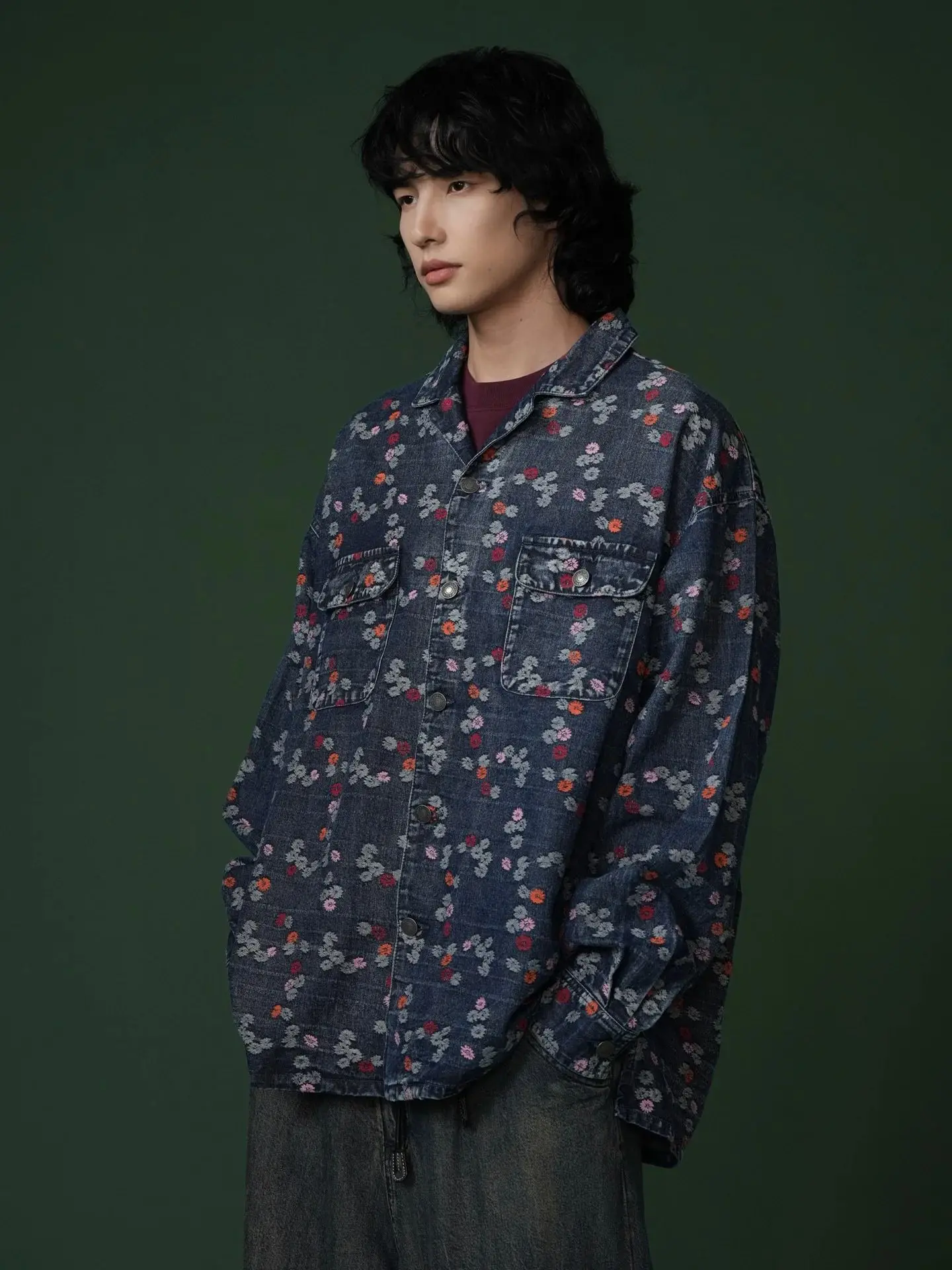 

Men's American-Style Retro Floral Embroidered Denim Shirt Long-Sleeved High-End Artistic Blazer New Style