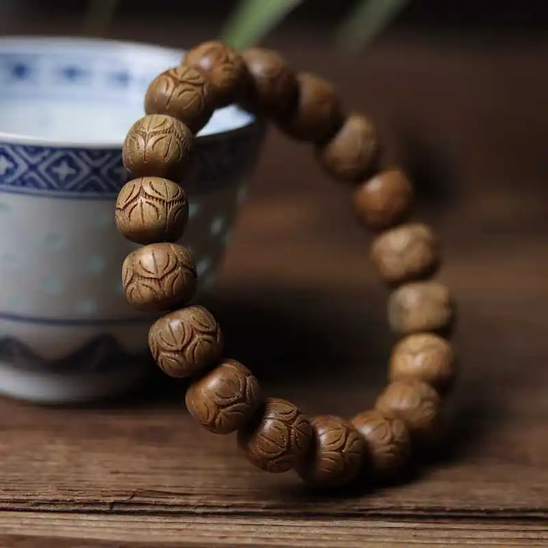 

Green Sandalwood Wood Carving Beads Bracelet Simple Temperamental All-Match Peach Single Circle Ornament