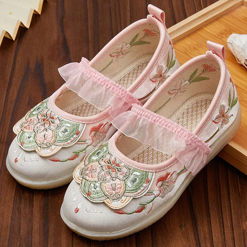 Girls Embroidered Sandals Chinese Style Kids Toes Capped Princess Shoes Children Half Sandals Anti-Slippery