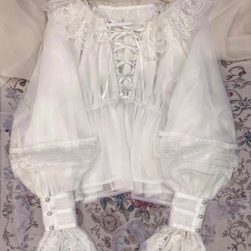 Verão Kawaii Lolita Estilo Camisas Mulheres Japonês Victorian Lace Flor Bordado Blusas Feminina Do Vintage Elegante Bonito Dentro Tops