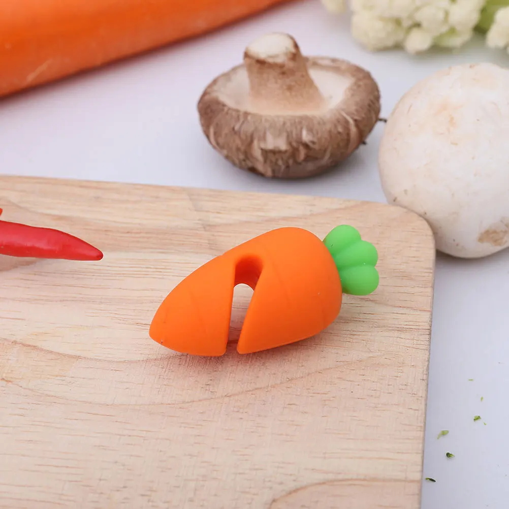 4pcs Silicone Lid Lifter For Pot Spill Proof Overflow Preventer Heat Resistant Kitchen Gadget Carrot Chili Shape Pot Cover