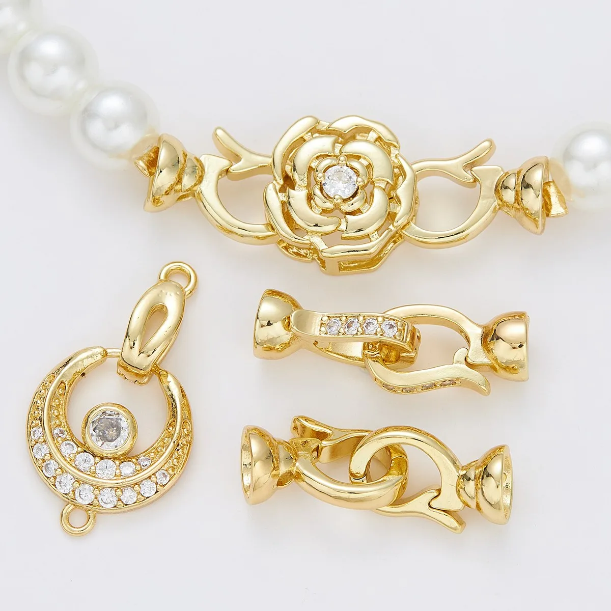 

1 Piece Copper Plated 18K Gold Micro-set Zircon Simple Moon Pearl Necklace Connecting Buckle DIY Jewelry Handmade Accessories