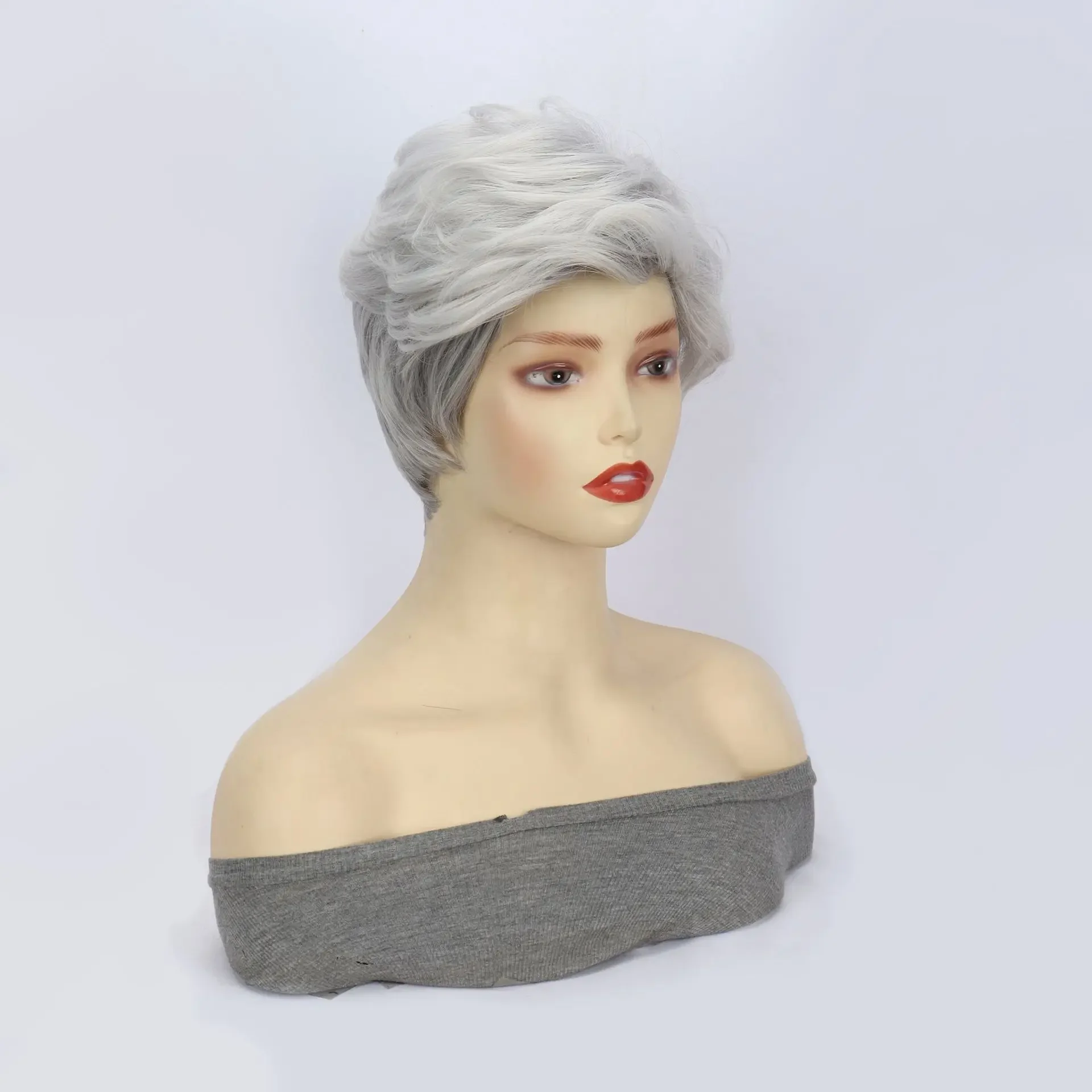 Perruques synthétiques courtes gris blanc coupe lutin perruques pour femmes décontracté quotidien maman mode faux cheveux résistant à la chaleur