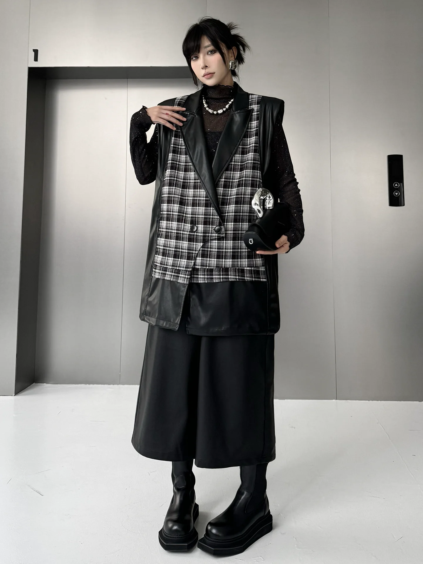 

Trendy Plaid PU Vest Loose Fit Svel Design Sense Spring Autumn Women's Jaet Commute Sle Medium Length Coat