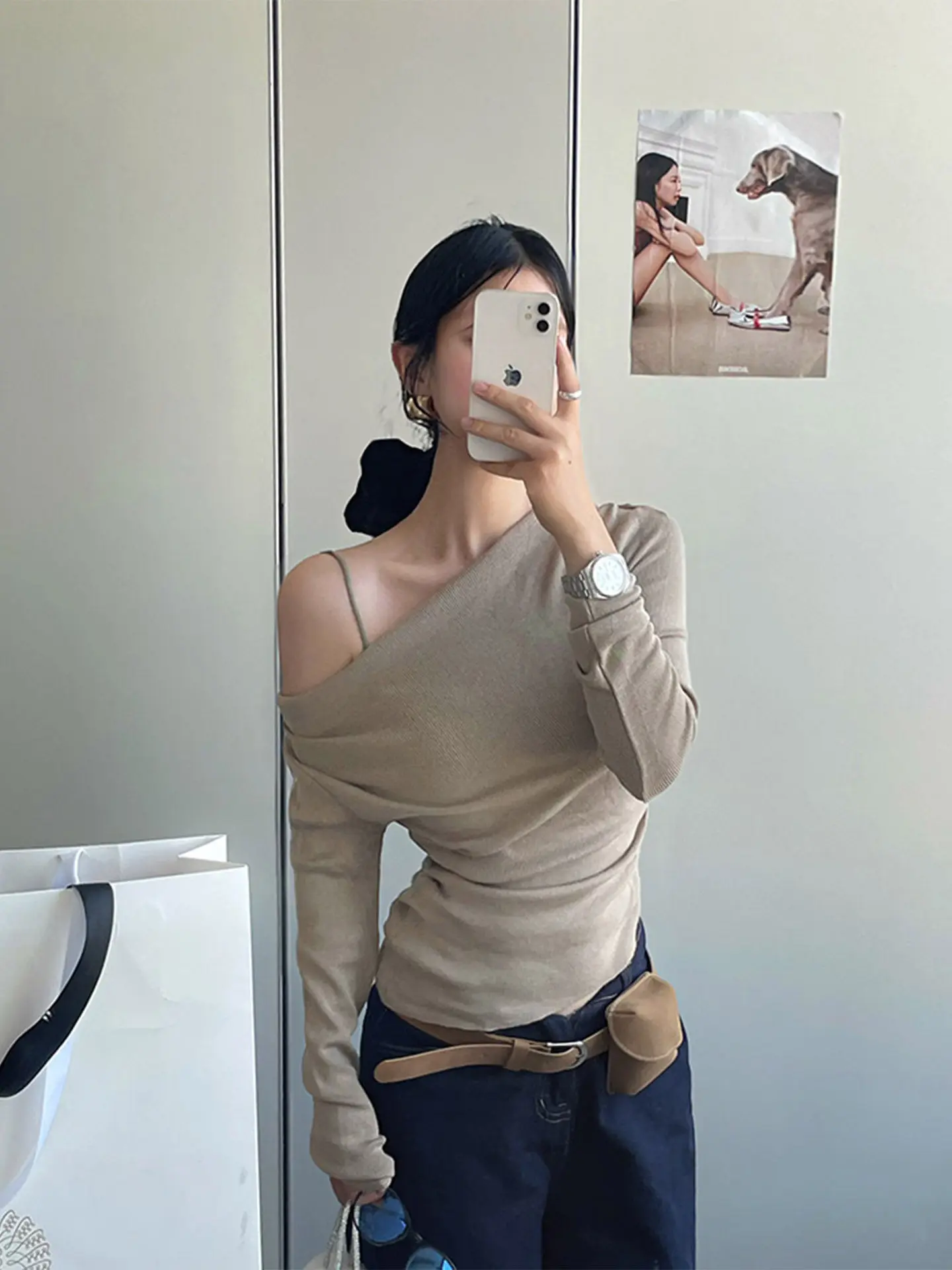 

Вязаная рубашка Gagarich Design с асимметричным воротником и зауженным низом, женская, весенняя новинка, ретро-стиль, стройнящий эффект, однотонный тонкий топ