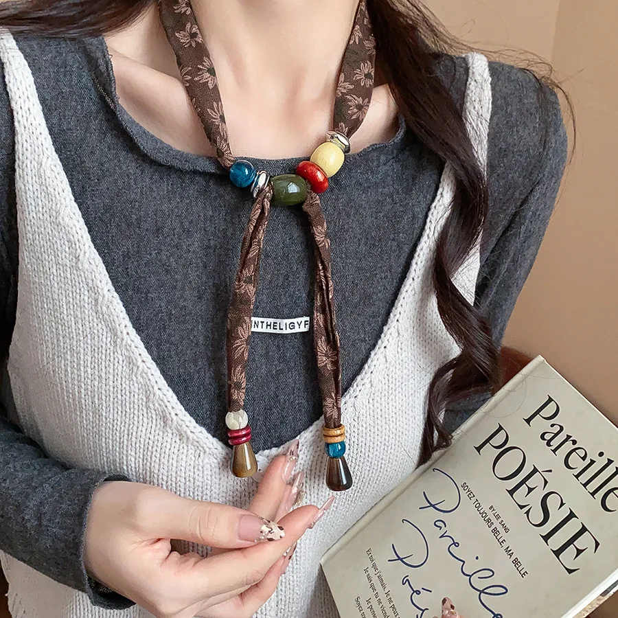 

Retro Warm Cotton Linen Print Flower Chokers Necklaces for Women Acrylic Wooden Beaded Bowknot Pendant Sweater Chain Jewelry
