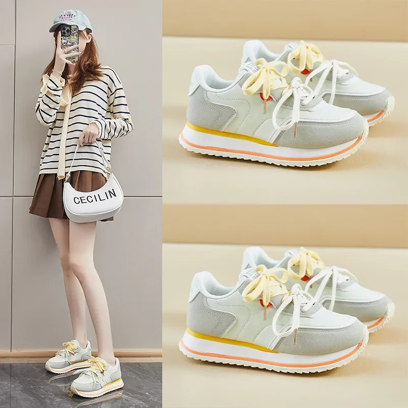 รองเท้ากีฬาผู้หญิงใหม่ปี 2565 รองเท้าลําลองกลางแจ้งหลวมในฤดูร้อนรองเท้ากีฬาสบายและระบายอากาศได้