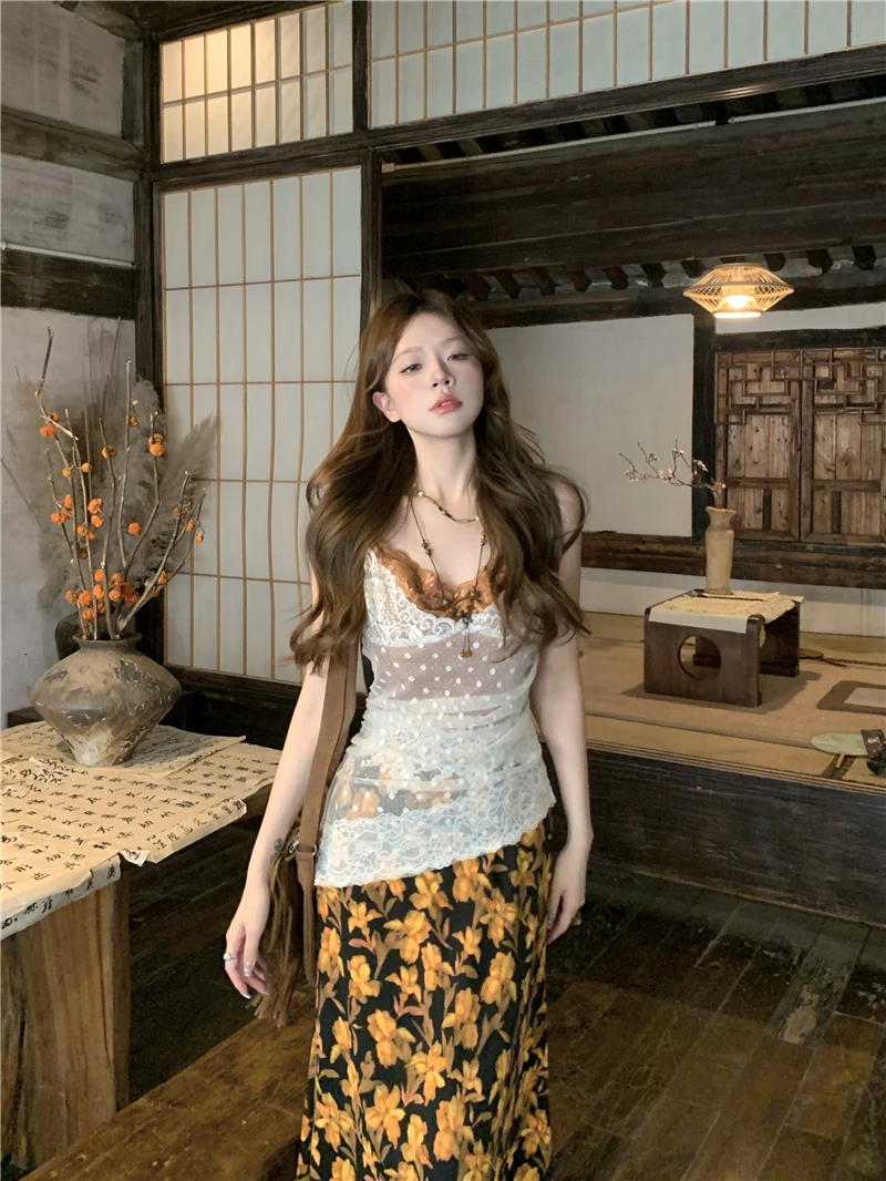 

Kumikumi Lace Splicing Halter Dress Women's Summer Floral A-Line Skirt Elegant Fake Two-Piece Dress Slimming Fit Casual Wear