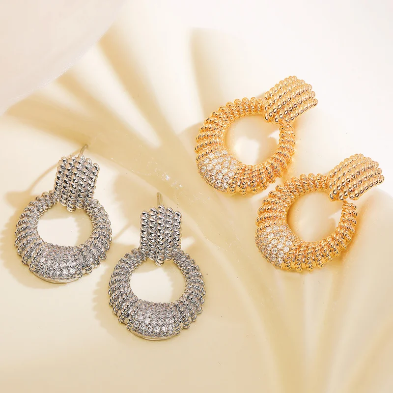 

New Fashion Retro Copper Plated 18K Gold Zircon Round for Women, Unique and Versatile Earrings