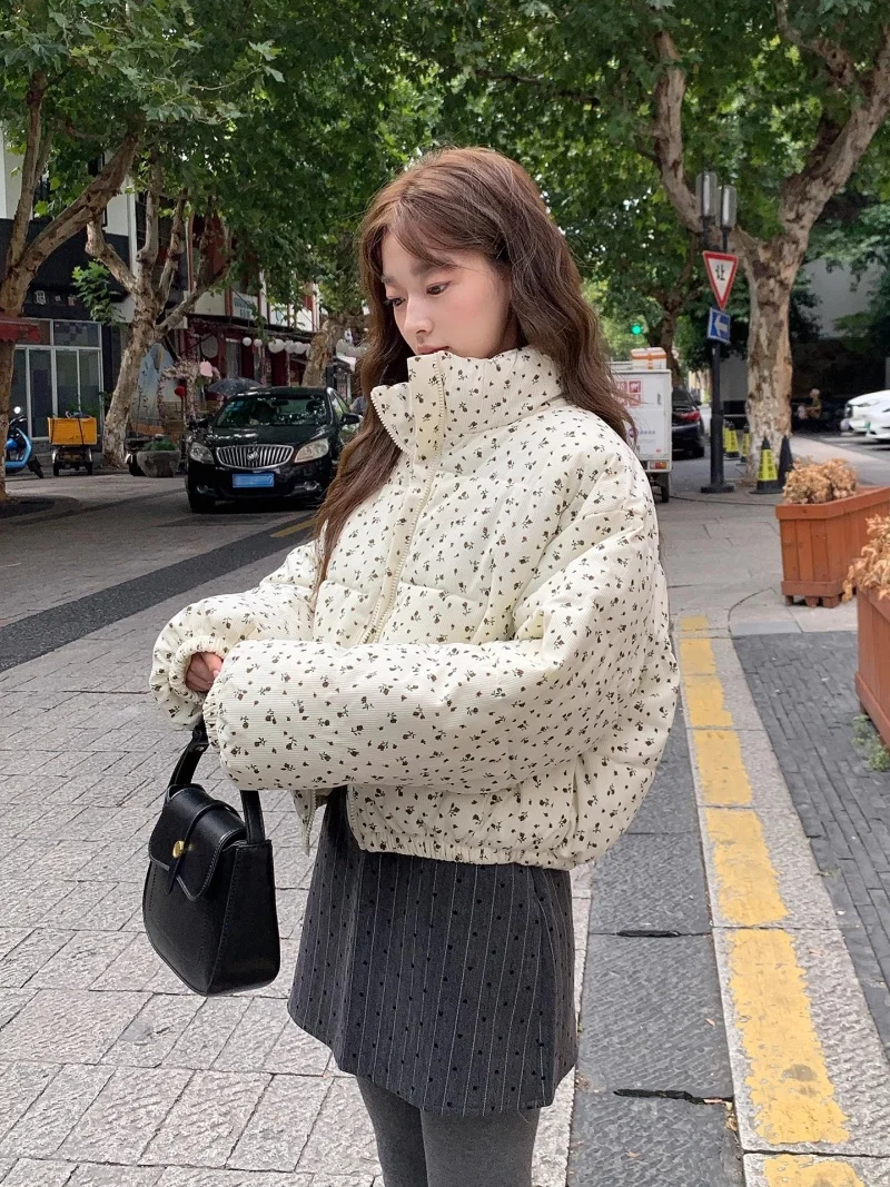 Giacca corta in cotone floreale per donna Inverno 2025 Colletto alla moda Nuovo cappotto in pane stile coreano W1164