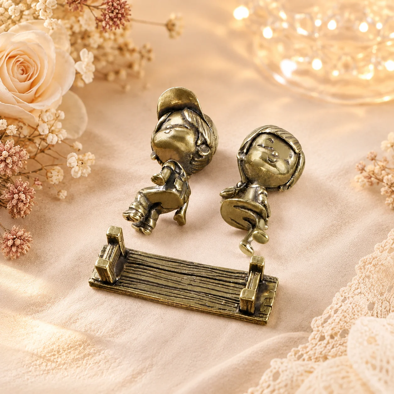 Kindheit Schatz Messing Ornamente Netter Junge Mädchen Kleiner Hocker Metallfiguren Schlafzimmer Dekorationen Valentinstag Liebesgeschenke – Detail 3