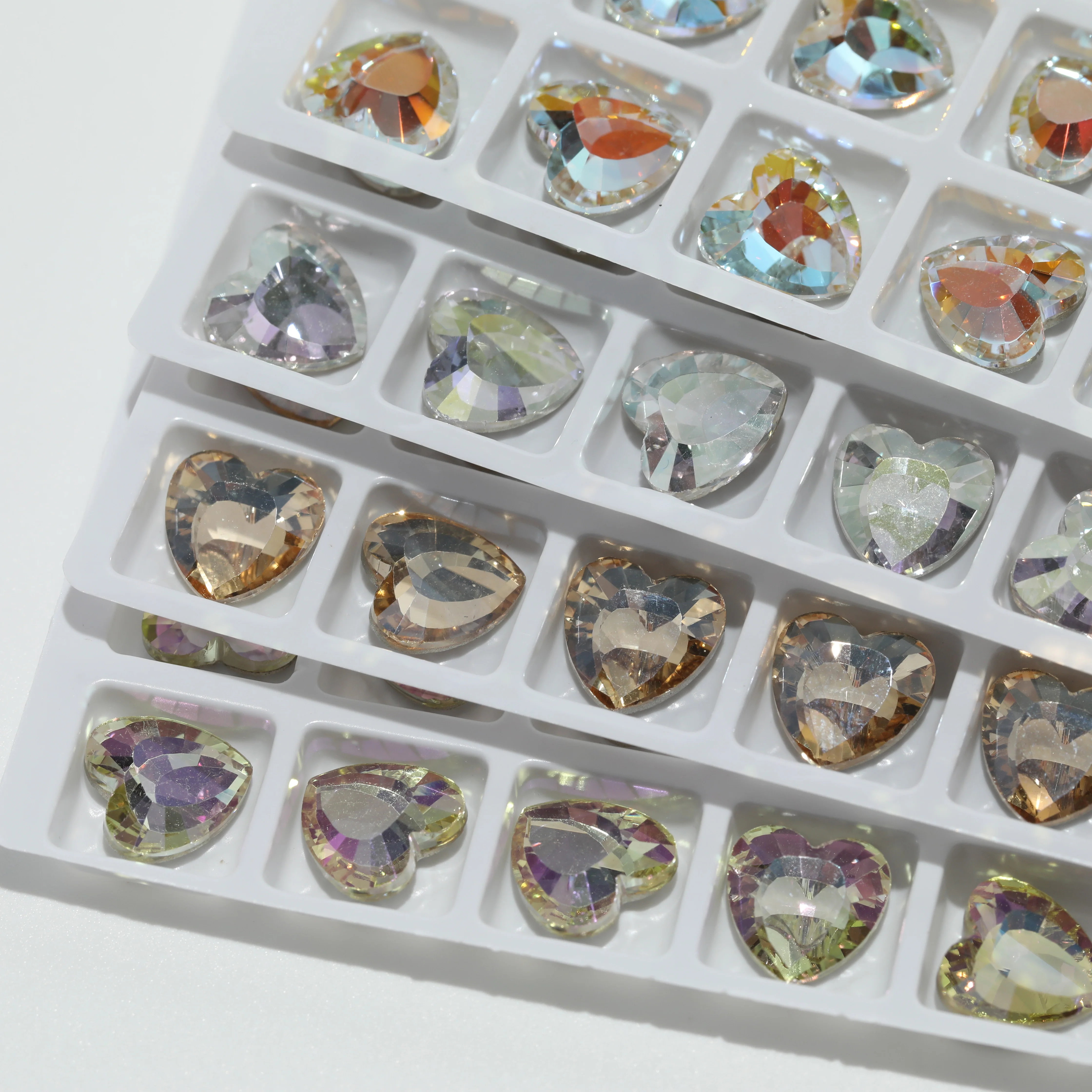 GRST Premium DV4059 Herzförmige Fancy Stones Glänzende Kristalle Dream Mirror Serie Strasssteine DIY-Zubehör für Nagelkunst und Hochzeitskleider – Detail 5