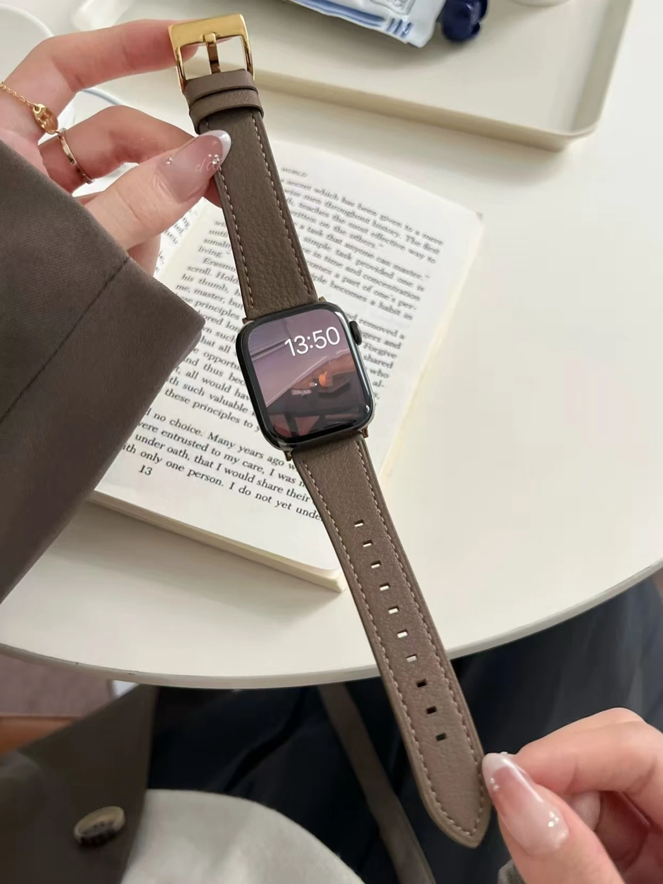 Superior Leather loop Correa For Apple Watch band Series 11/110/9/8/7/6/5/4/3/2 38mm 40mm 41mm 42mm 44mm 45mm 46mm 49mm Strap