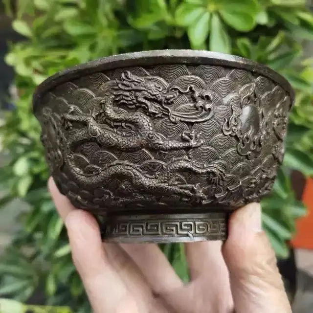 Old Qianlong collection, five dragon bowls, wrapped in pulp, old home tea ceremony crafts