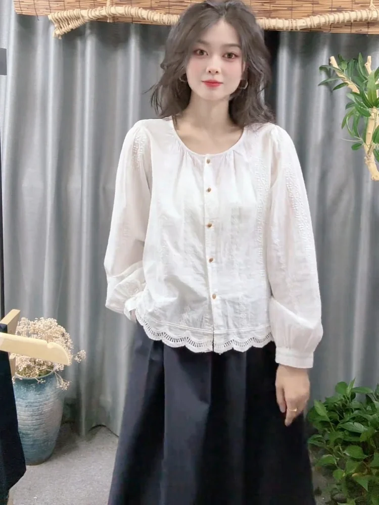 

Элегантная женская блузка из чистого хлопка с длинным рукавом и кружевом, весенняя новинка 2026 года, с объемной вышивкой, маленький размер, модная рубашка
