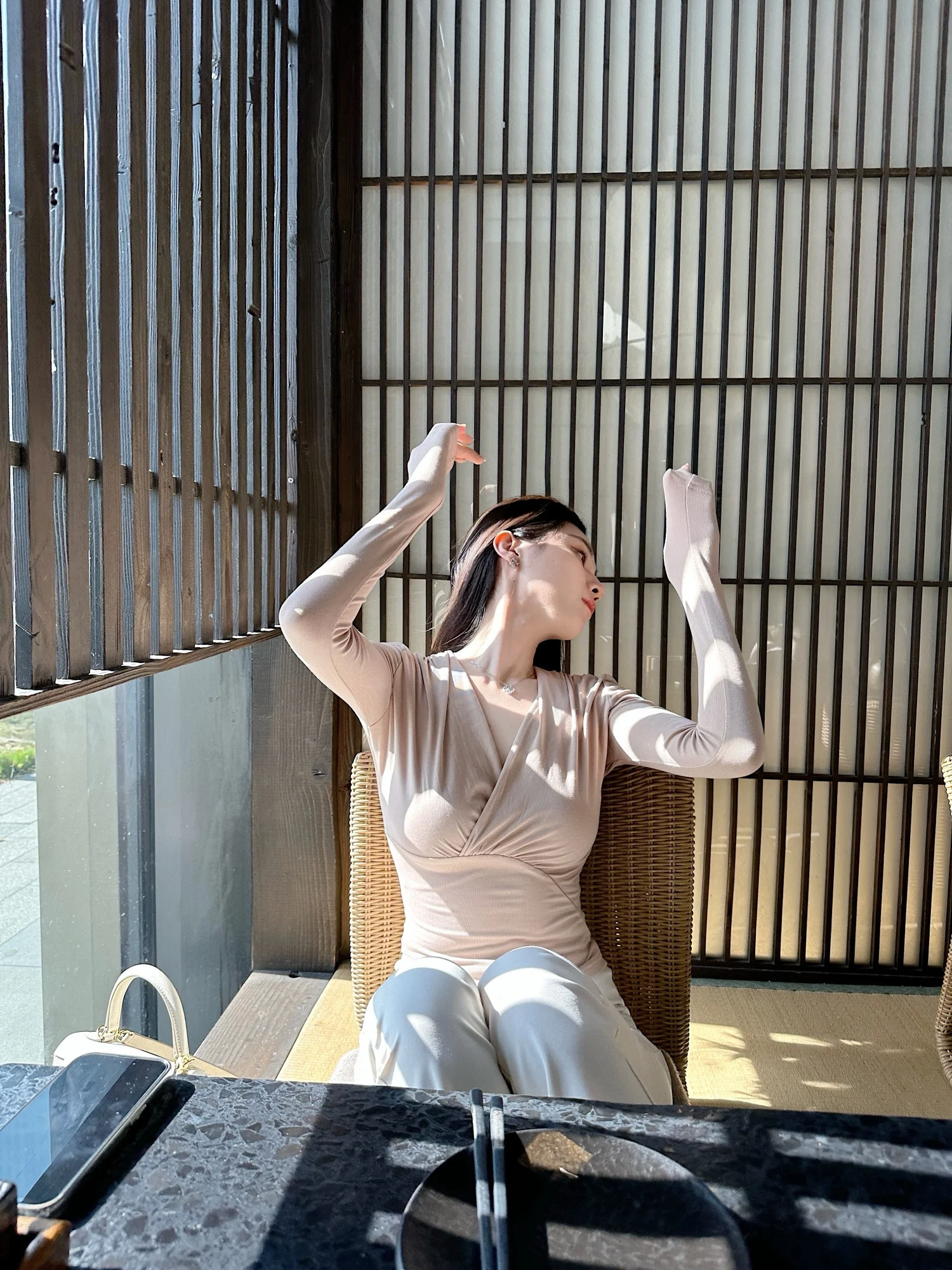 

Dear Zhazha Slim Fit ort V-Ne Crossed Pleated Base irt Korean Sle Commute Classic Pattern Long Sve Pure Color Top