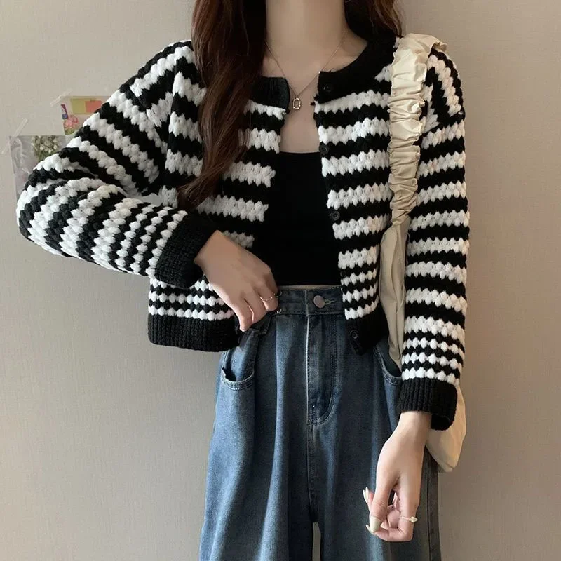 

Striped Women's Knitted Cardigans Women Y2K Single-Breasted Cropped Sweaters Female Casual Long Sleeve O-Neck Sweater